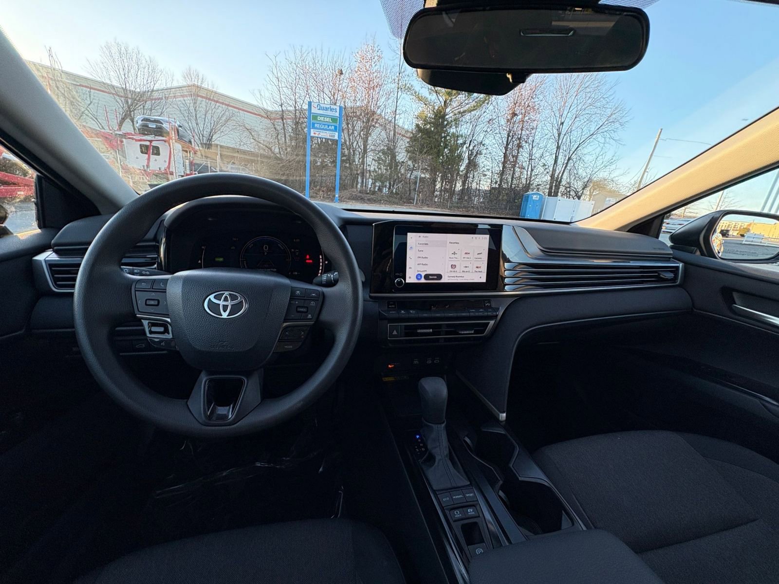 Used 2025 Toyota Camry LE image 32