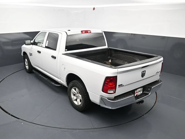 Used 2022 RAM 1500 Classic SLT AWD/4WD image 44