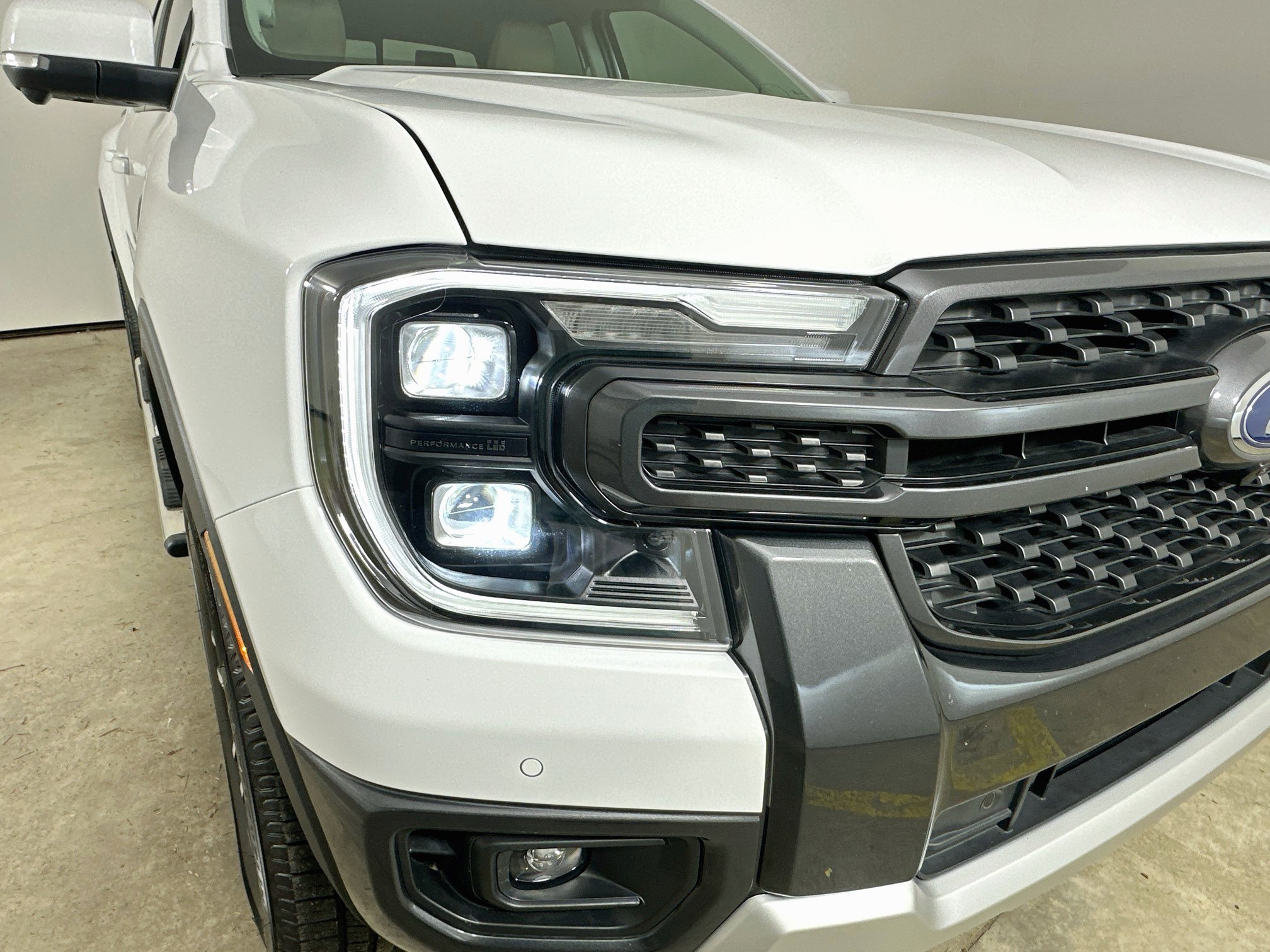 Used 2025 Ford Ranger Lariat w/ FX4 Off-Road Package AWD/4WD image 9