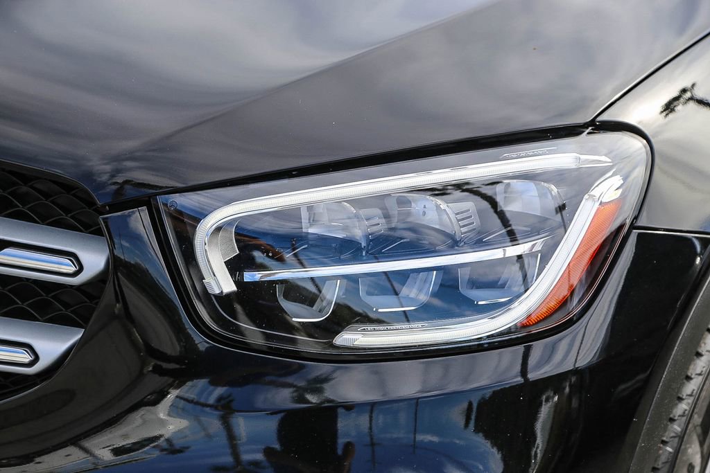 Used 2022 Mercedes-Benz GLC 300 image 4