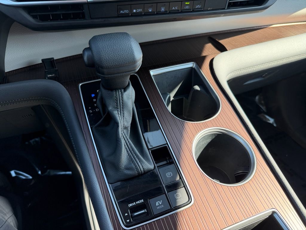 Used 2024 Toyota Sienna LE image 20