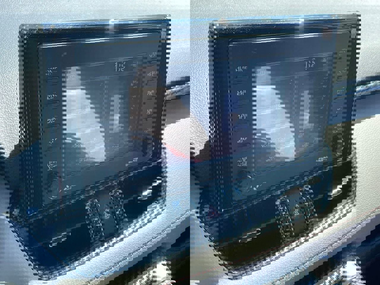 Used 2021 Toyota RAV4 XLE Premium image 8