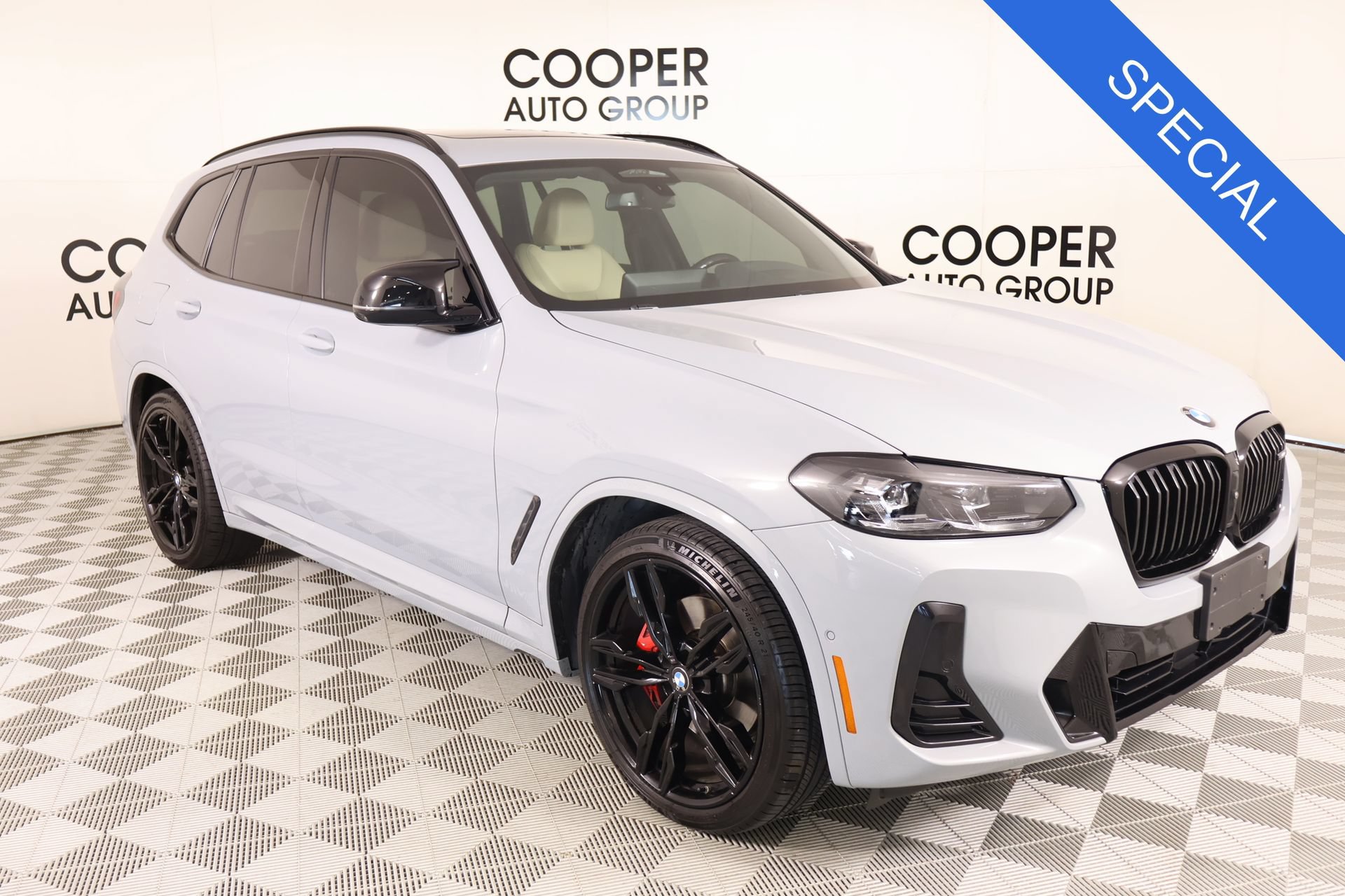Used 2023 BMW X3 M40i AWD/4WD image 1