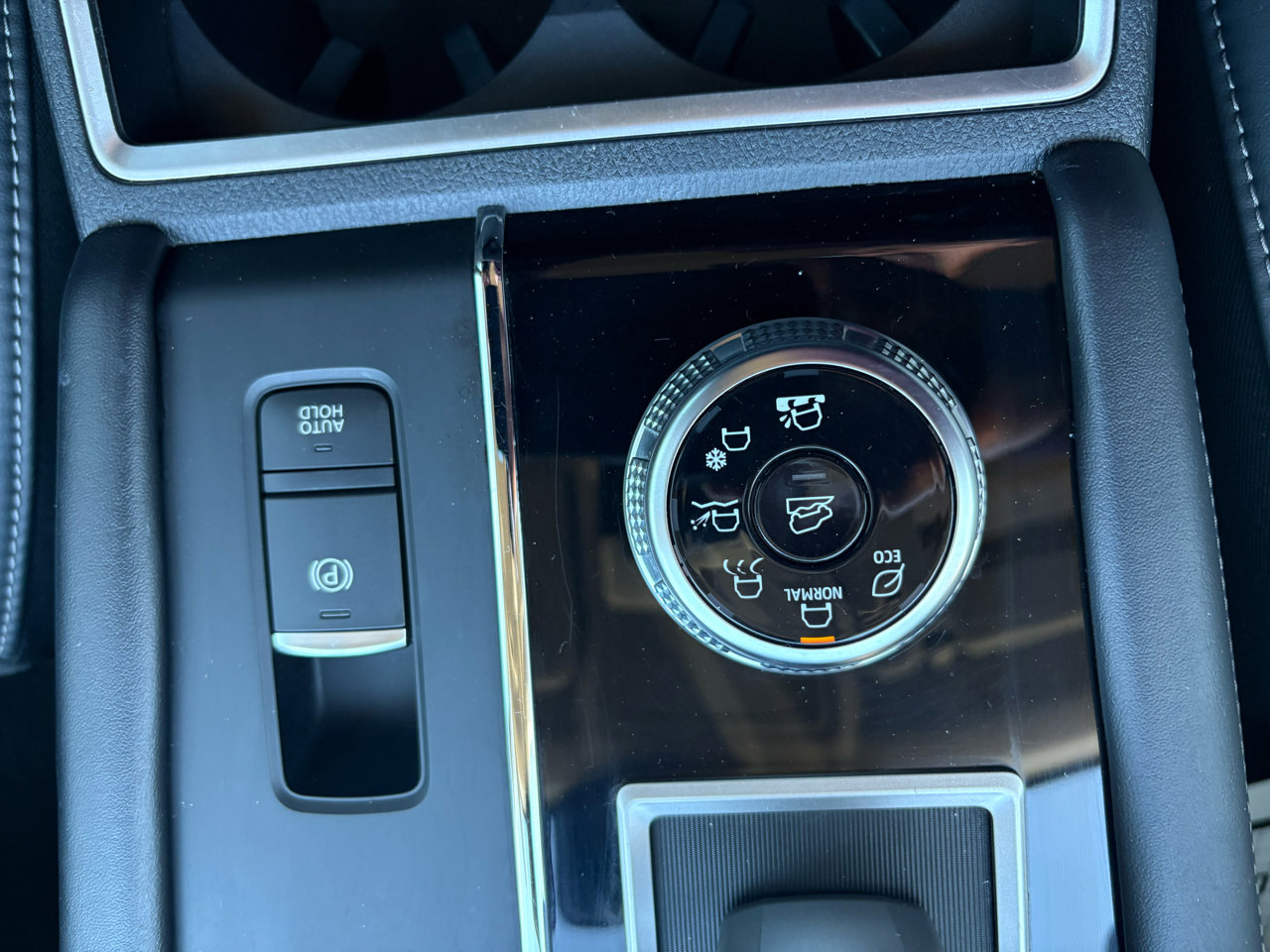 Used 2022 Mitsubishi Outlander SE image 30