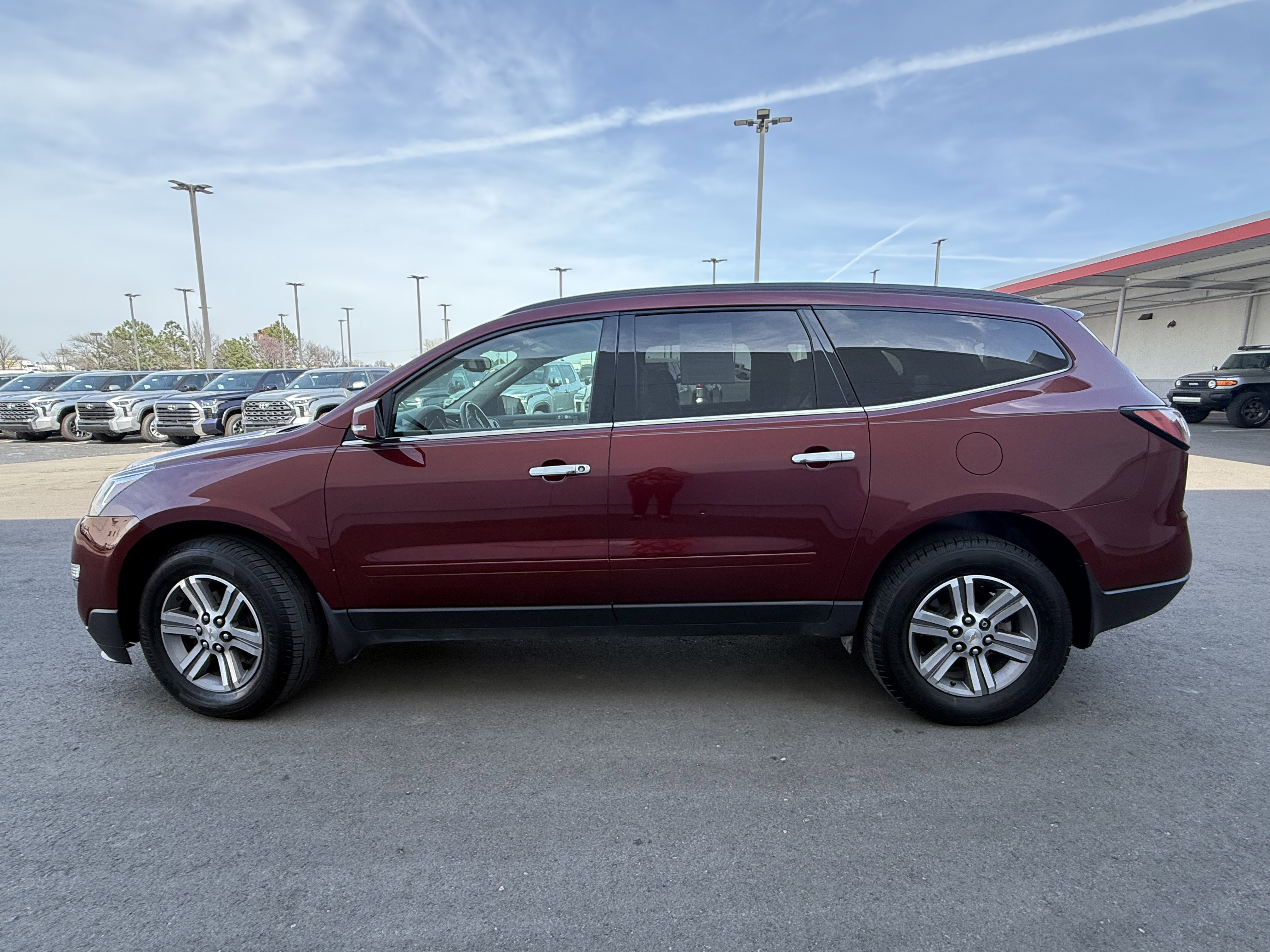 Used 2017 Chevrolet Traverse LT image 30