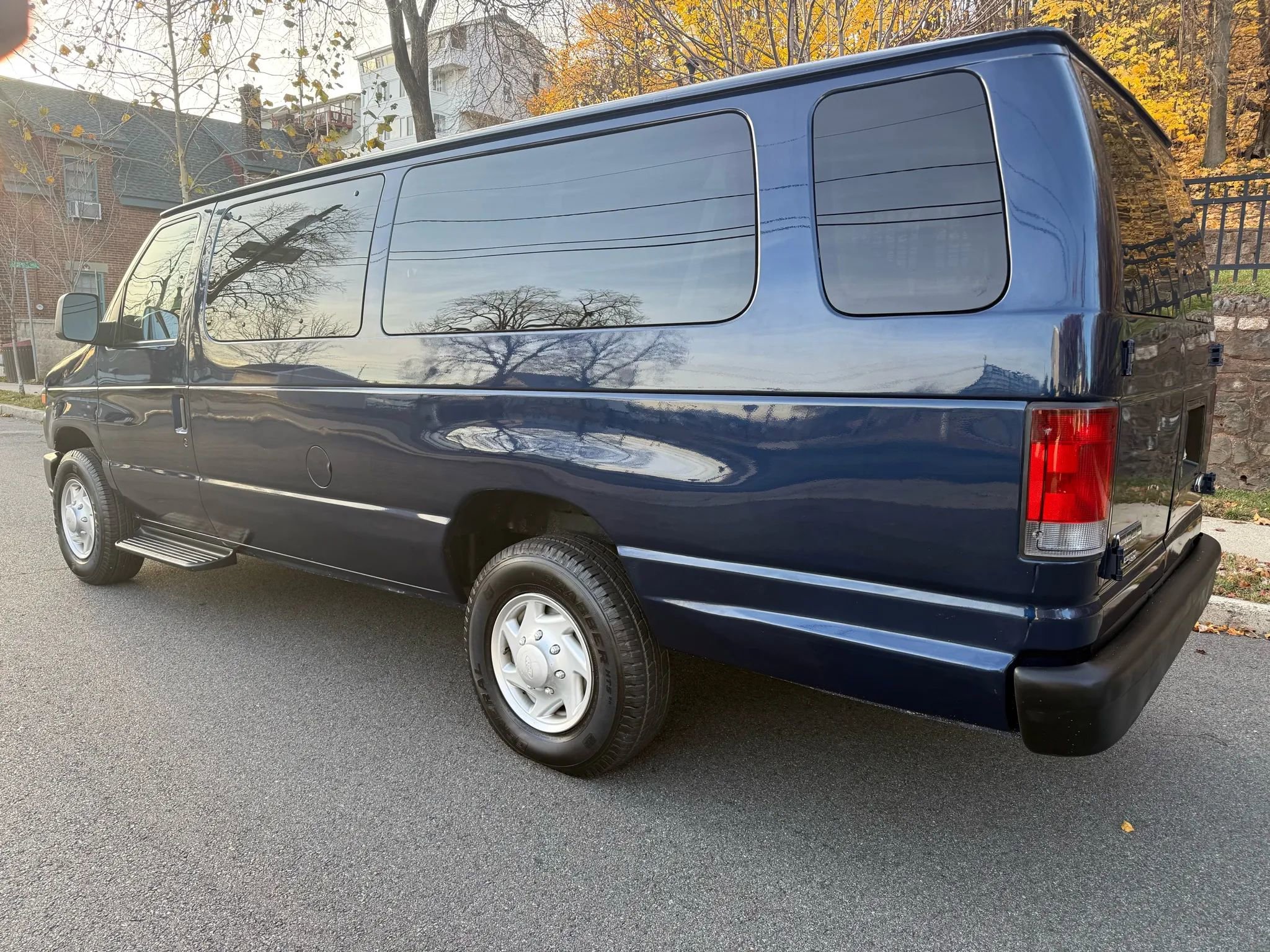 Used 2008 Ford E-350 and Econoline 350 XLT image 6