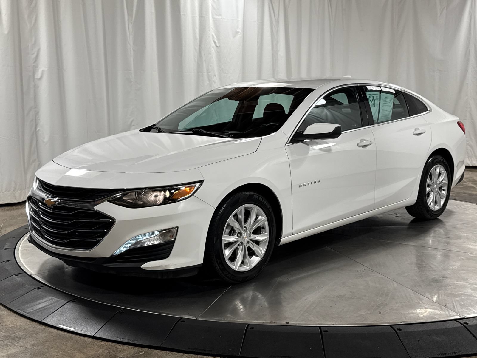 Used 2024 Chevrolet Malibu LT FWD image 1