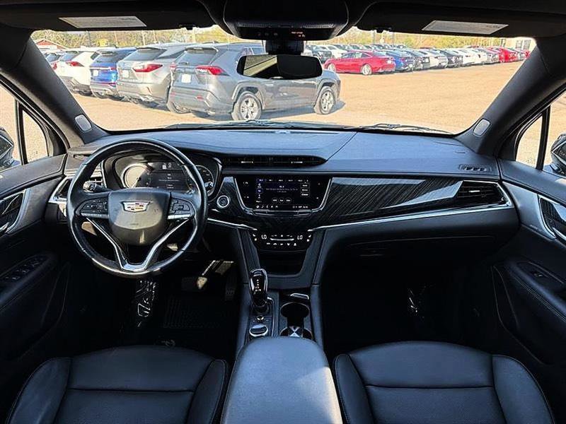 Used 2023 Cadillac XT6 Premium Luxury image 28
