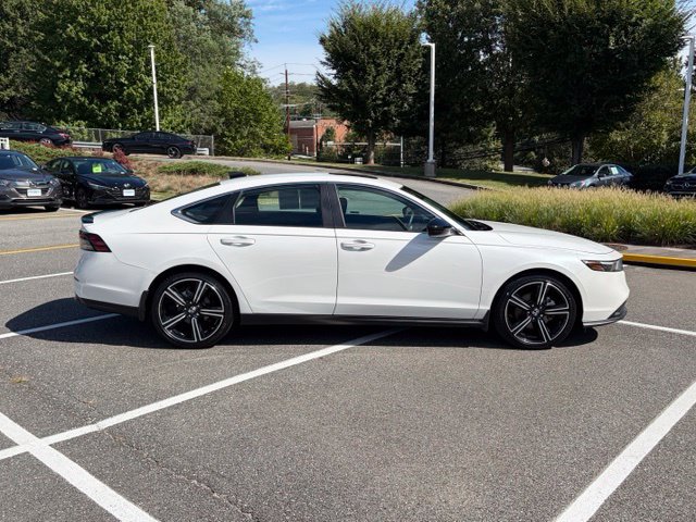 Used 2024 Honda Accord Sport image 9