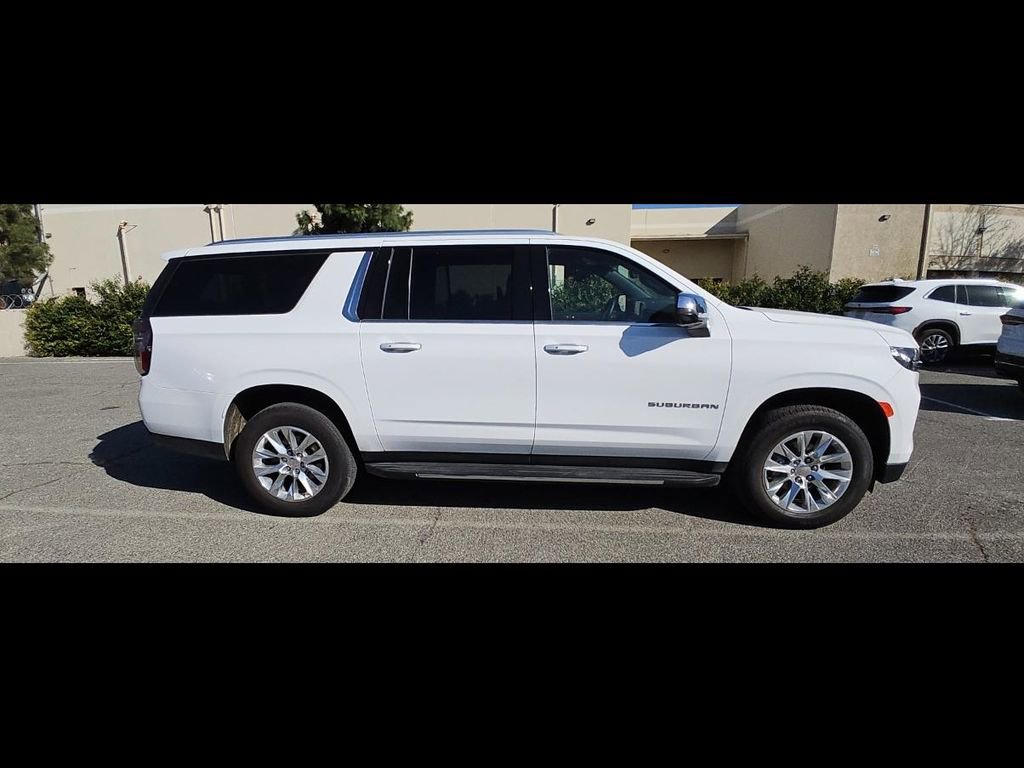Used 2024 Chevrolet Suburban Premier RWD image 9