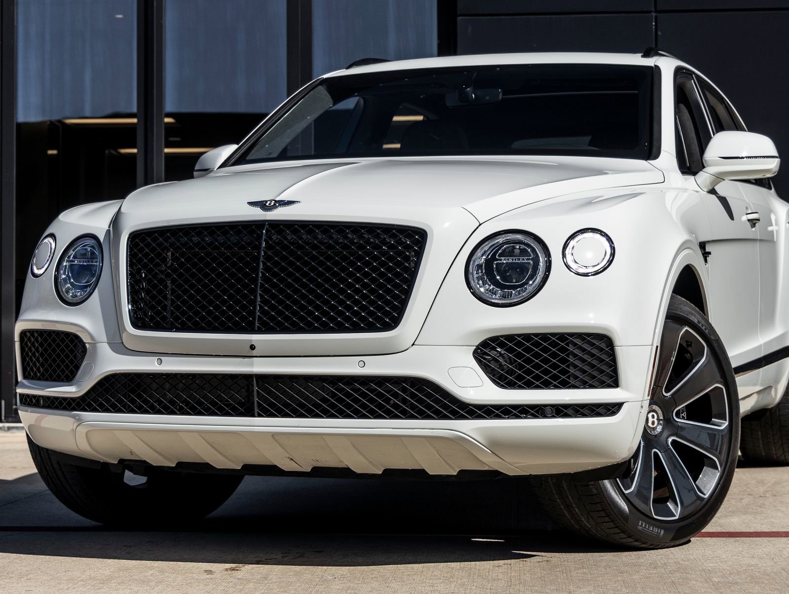 Used 2020 Bentley Bentayga AWD/4WD image 3