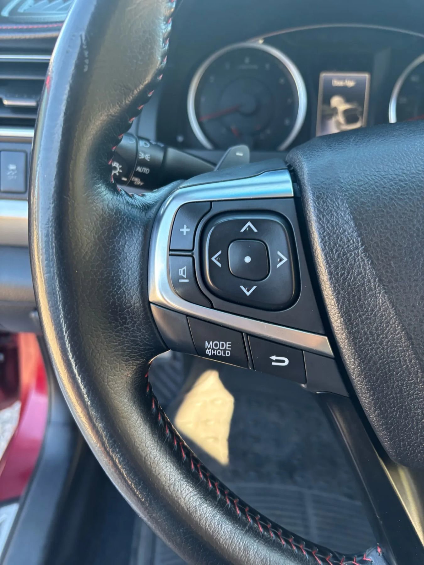 Used 2016 Toyota Camry XSE image 14