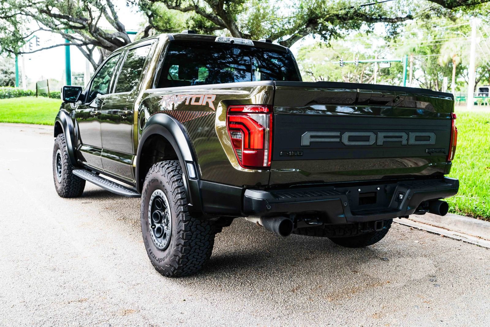 Used 2025 Ford F150 Raptor AWD/4WD image 12