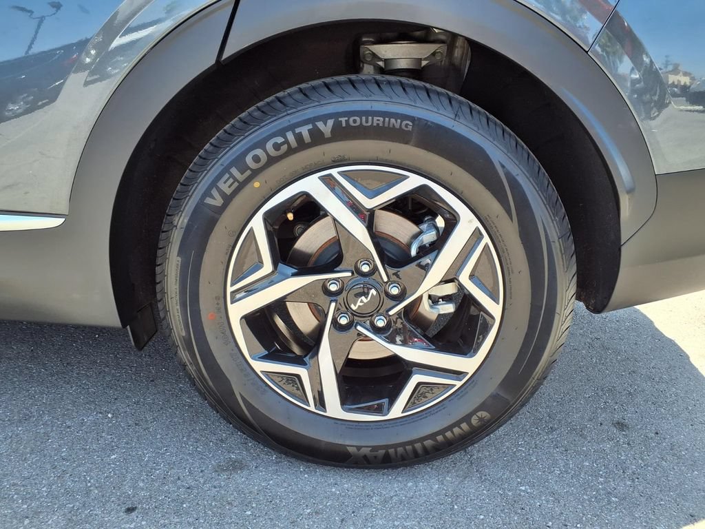 Used 2025 Kia Sportage LX FWD image 8