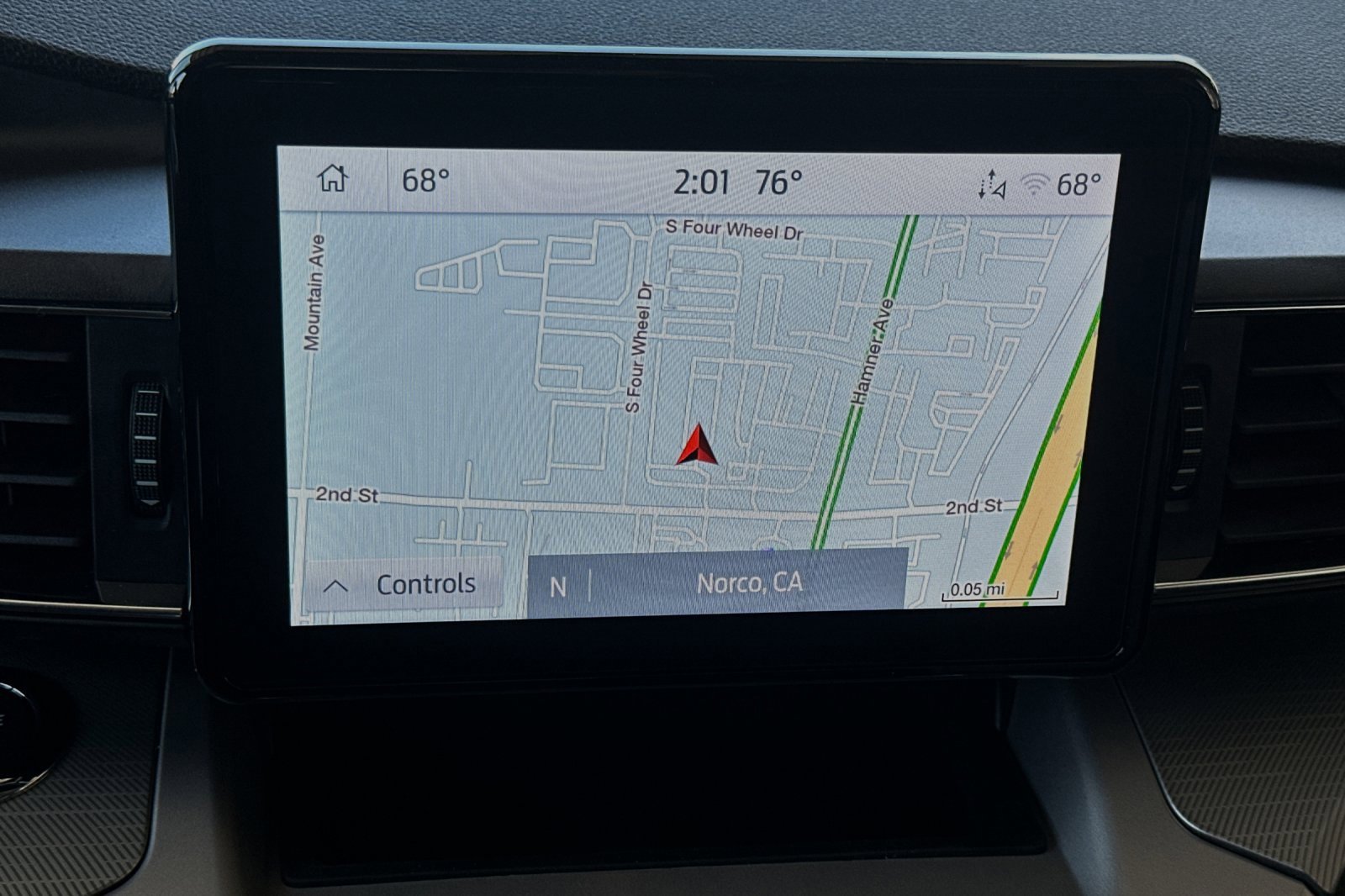 New 2024 Ford Explorer XLT w/ Equipment Group 202A image 18