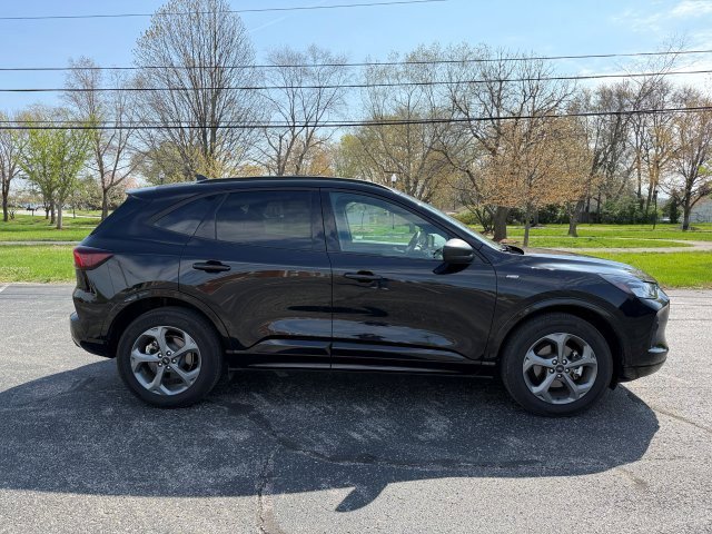 Used 2023 Ford Escape ST-Line image 7