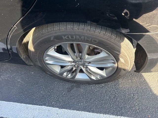 Used 2017 Toyota Camry SE image 16