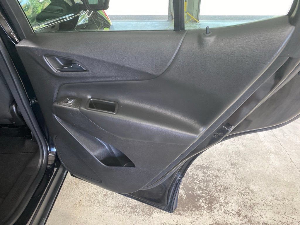 Used 2023 Chevrolet Equinox LT AWD/4WD image 14