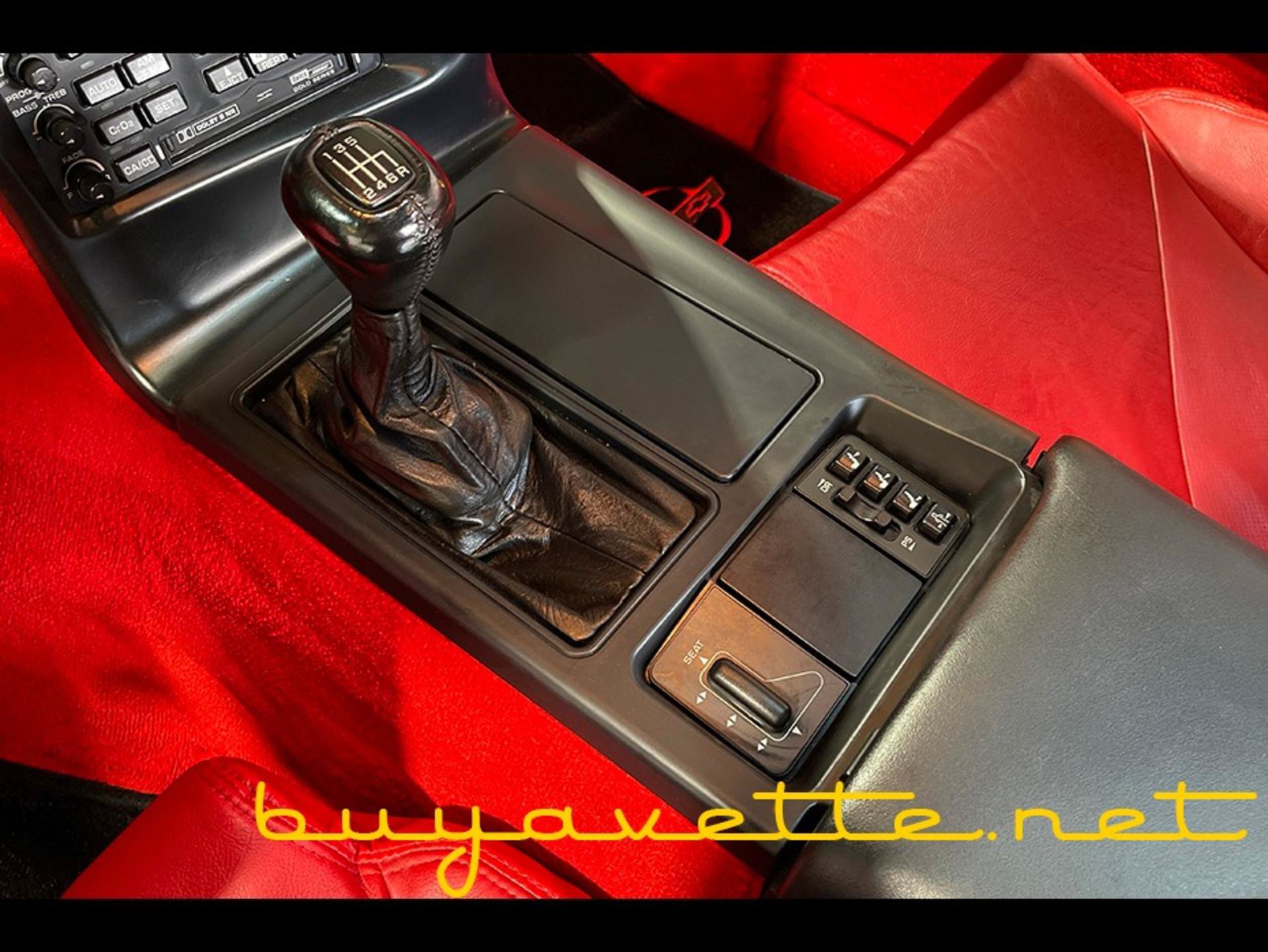 Used 1996 Chevrolet Corvette Coupe RWD image 19