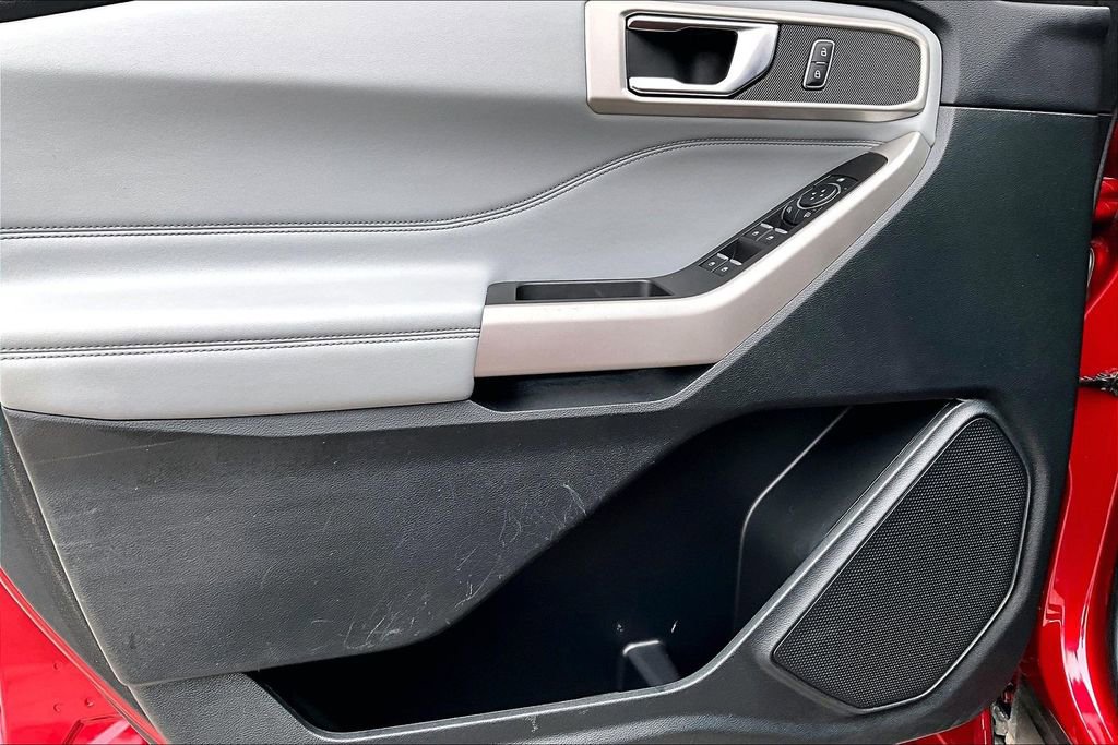 Used 2024 Ford Explorer XLT w/ Equipment Group 202A image 21