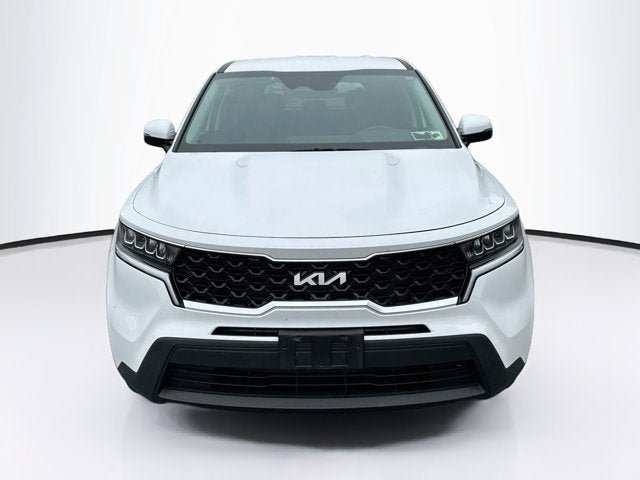 Certified 2023 Kia Sorento LX AWD/4WD image 2