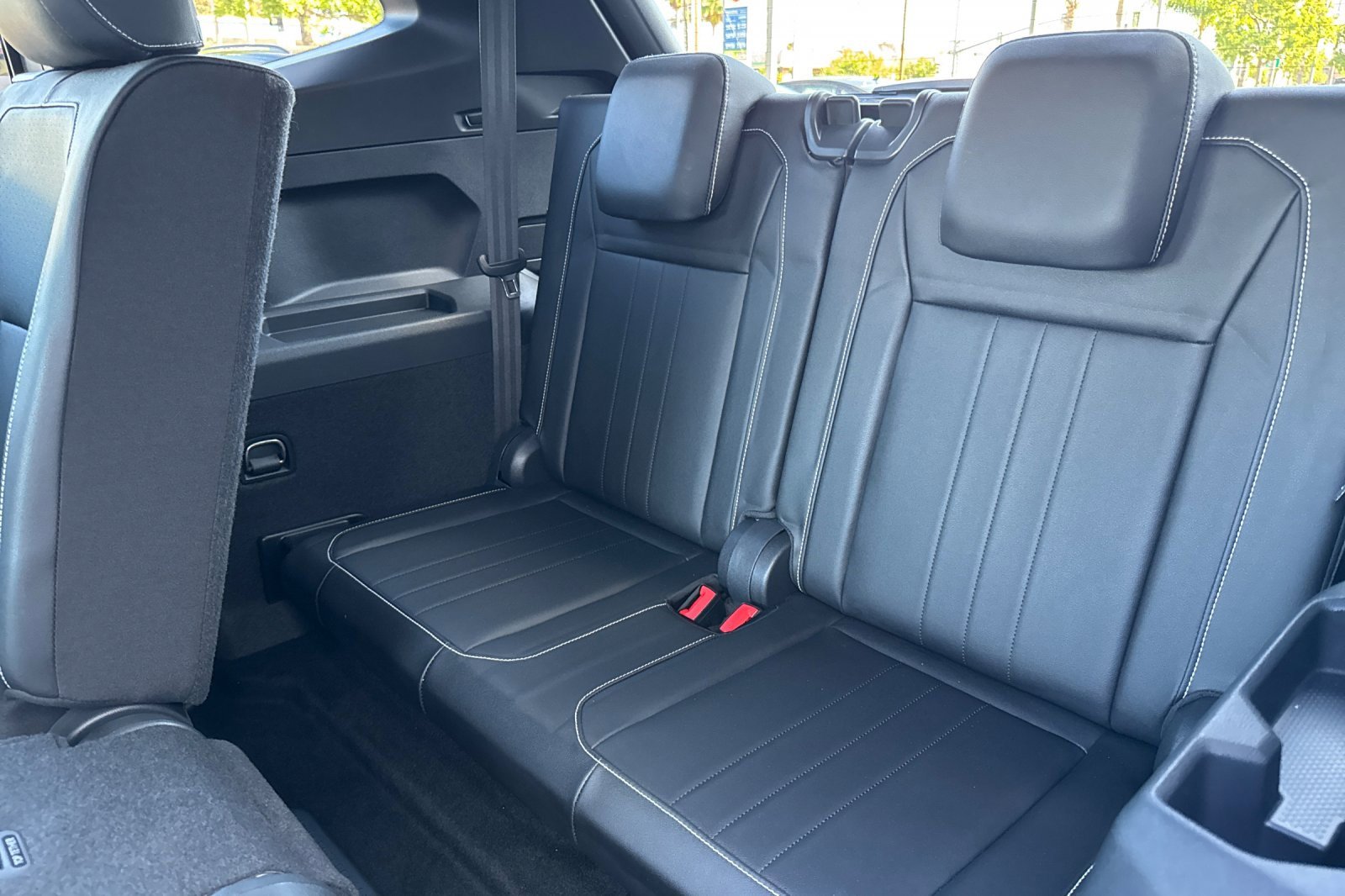 Used 2023 Volkswagen Tiguan SE R-Line image 15