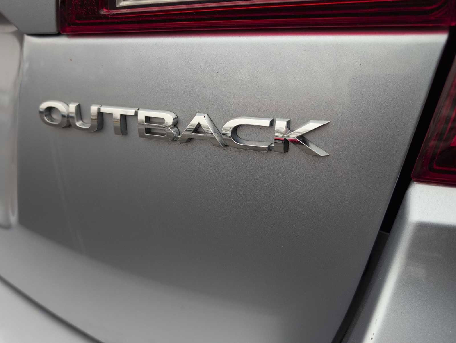 Used 2018 Subaru Outback 2.5i Limited image 13