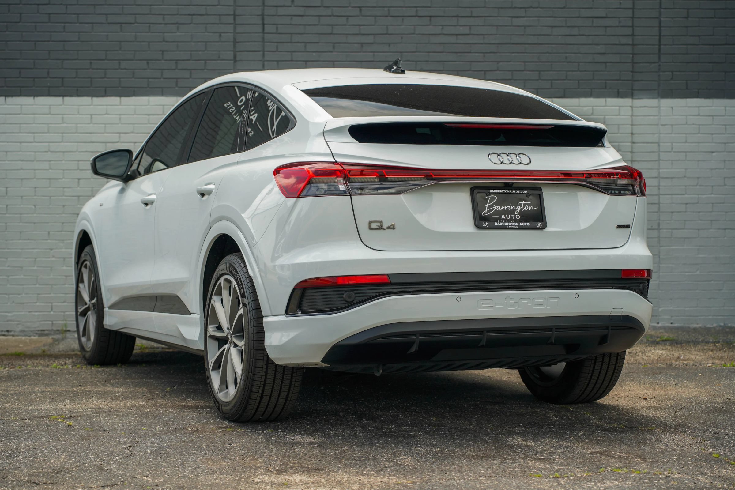 Used 2022 Audi Q4 e-tron Premium Plus AWD/4WD image 7