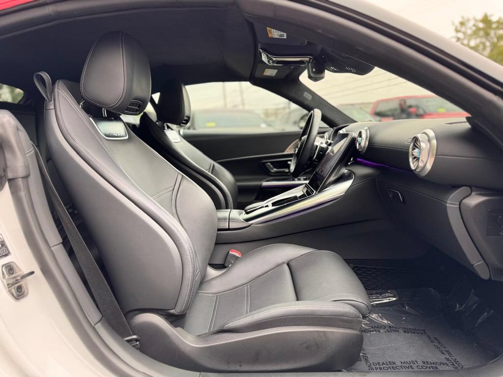 Used 2023 Mercedes-Benz SL 55 AMG 4MATIC w/ Driver Assistance Package image 26