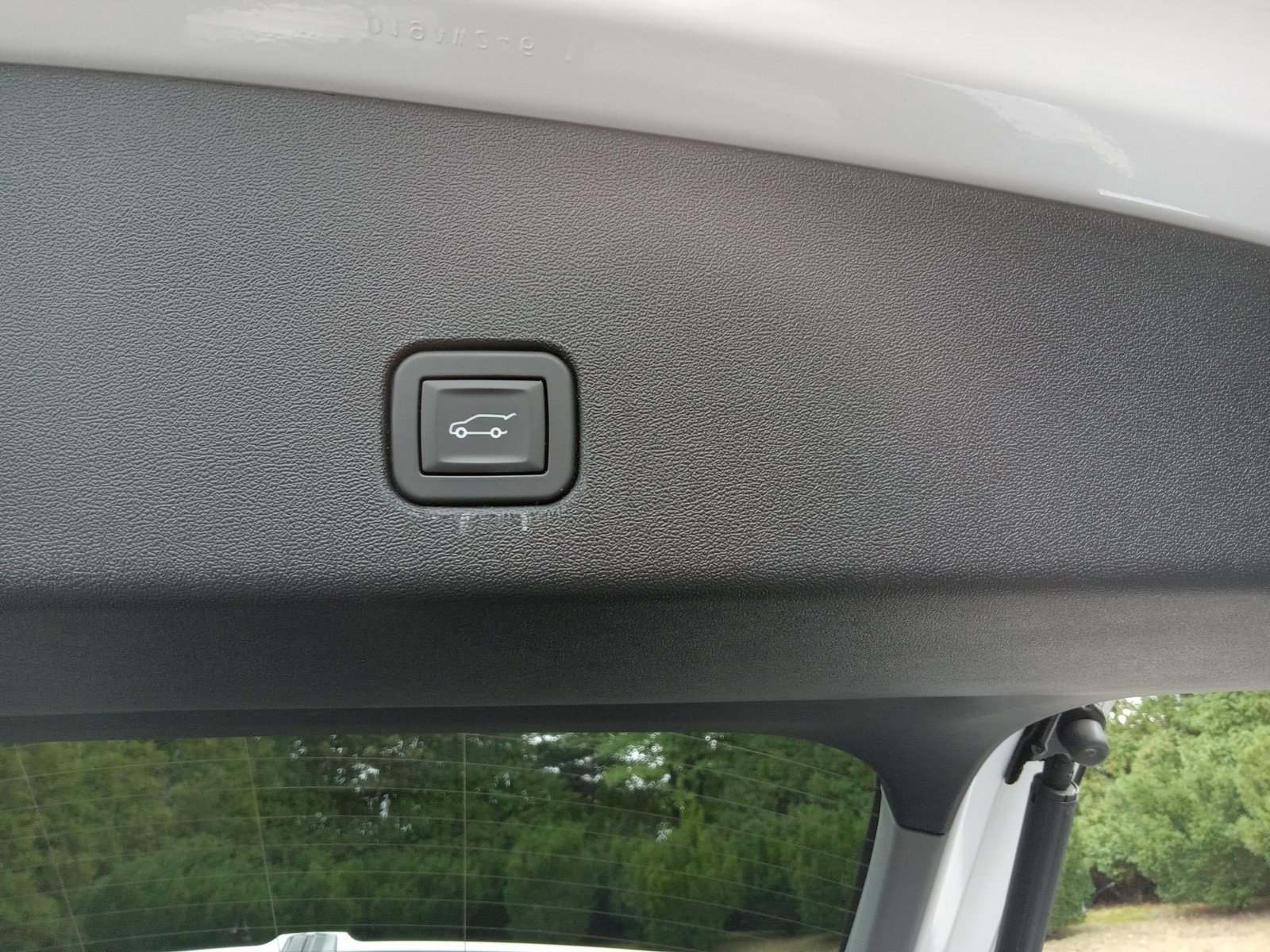 Used 2025 Cadillac Optiq Luxury 2 w/ LPO, Floor Liner Package AWD/4WD image 25