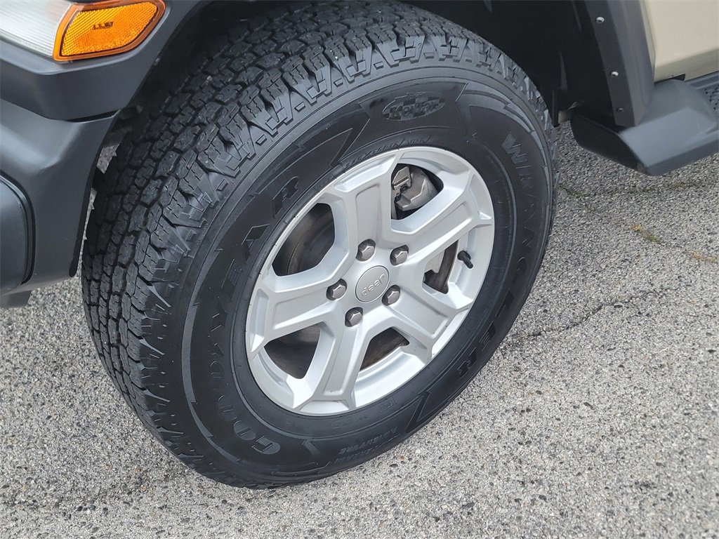 Used 2022 Jeep Wrangler Unlimited Sport image 11