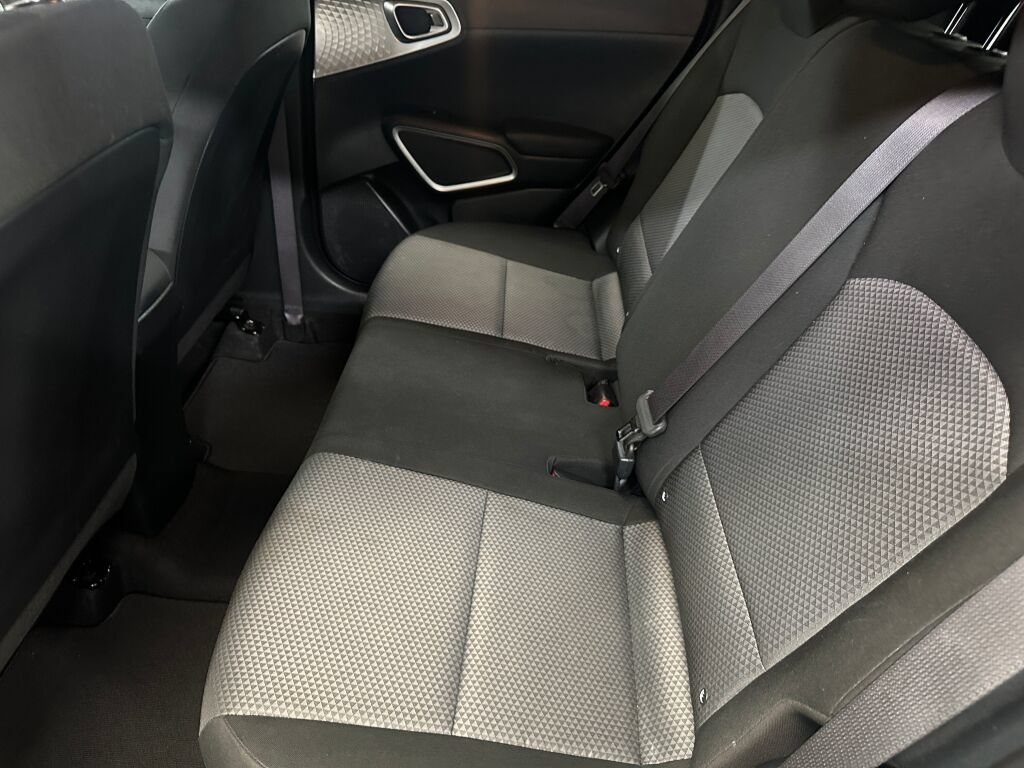 Used 2022 Kia Soul LX FWD image 17
