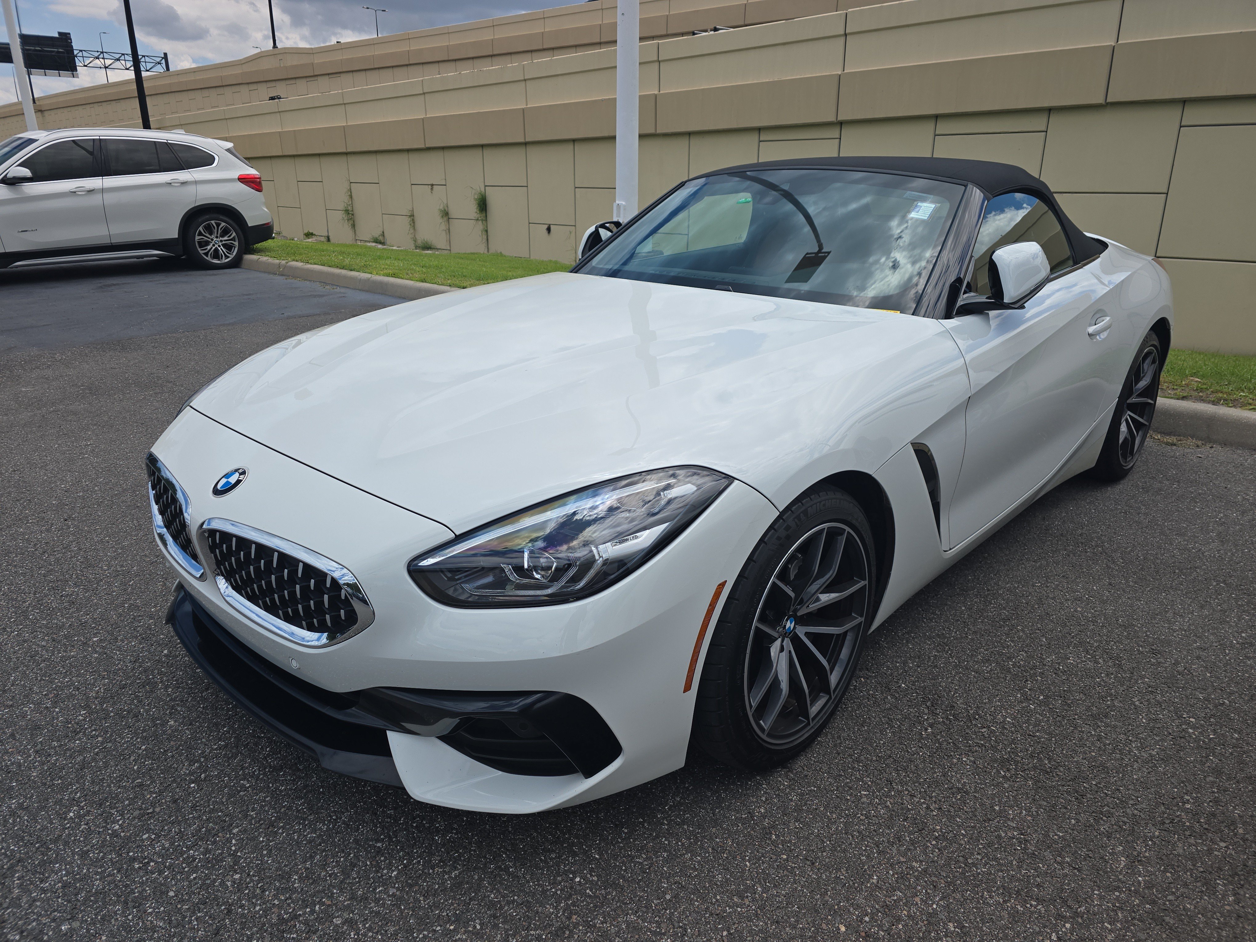Certified 2022 BMW Z4 sDrive30i w/ Convenience Package RWD image 3