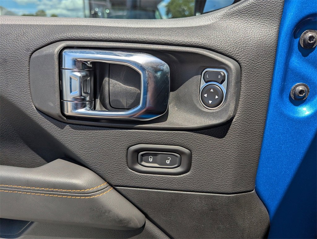 New 2025 Jeep Gladiator Sport image 18