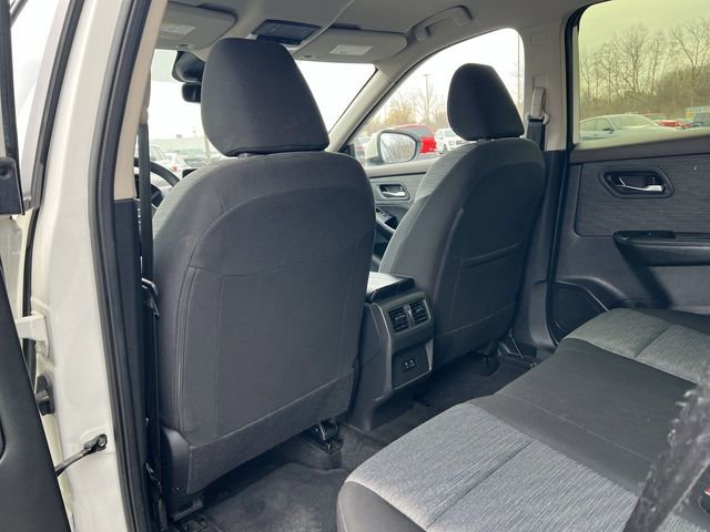 Used 2023 Nissan Rogue SV image 16