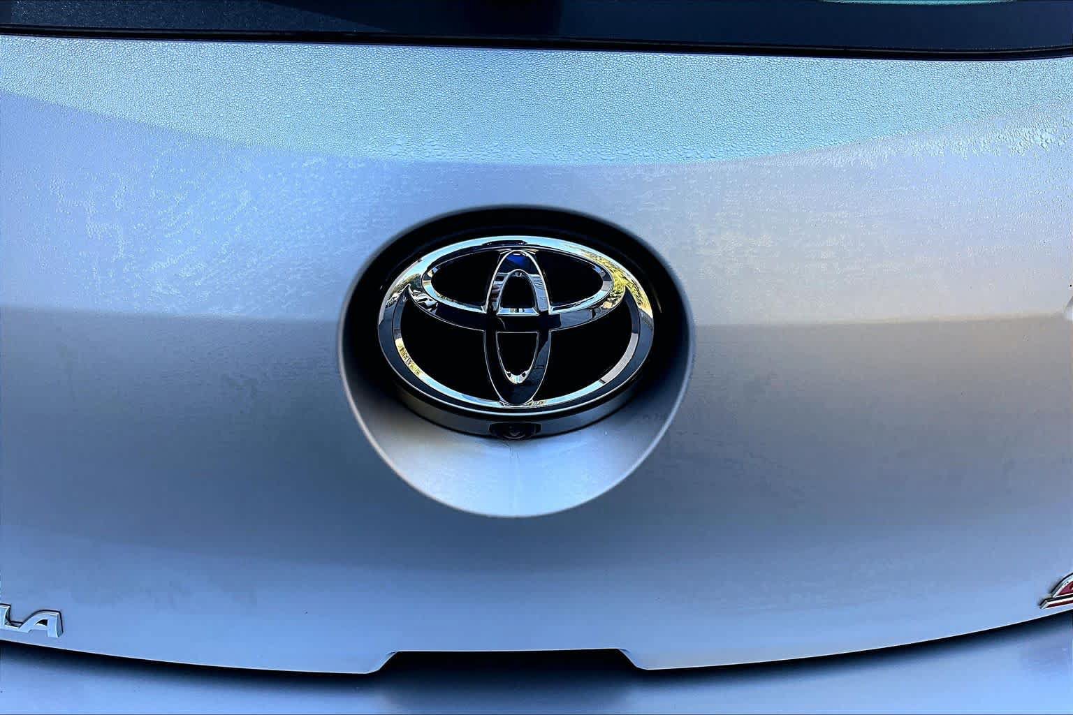 Certified 2026 Toyota Corolla SE FWD image 31