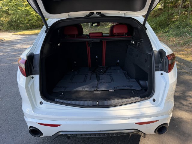 Used 2022 Alfa Romeo Stelvio Veloce AWD/4WD image 38
