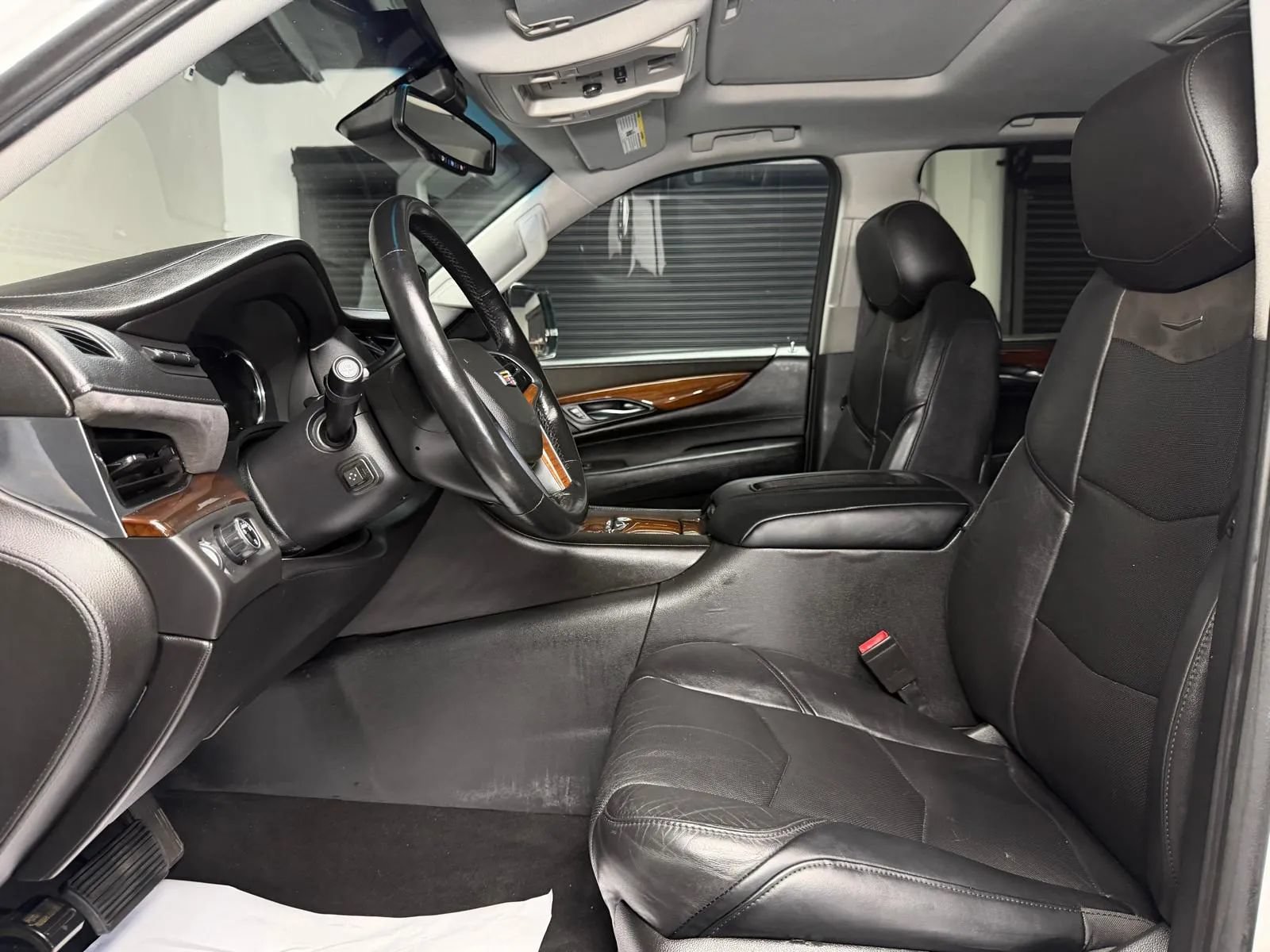 Used 2016 Cadillac Escalade ESV Luxury RWD image 32