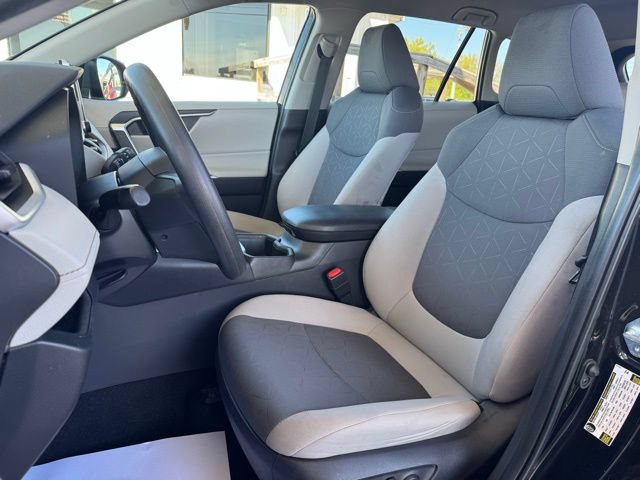 Used 2024 Toyota RAV4 XLE FWD image 18