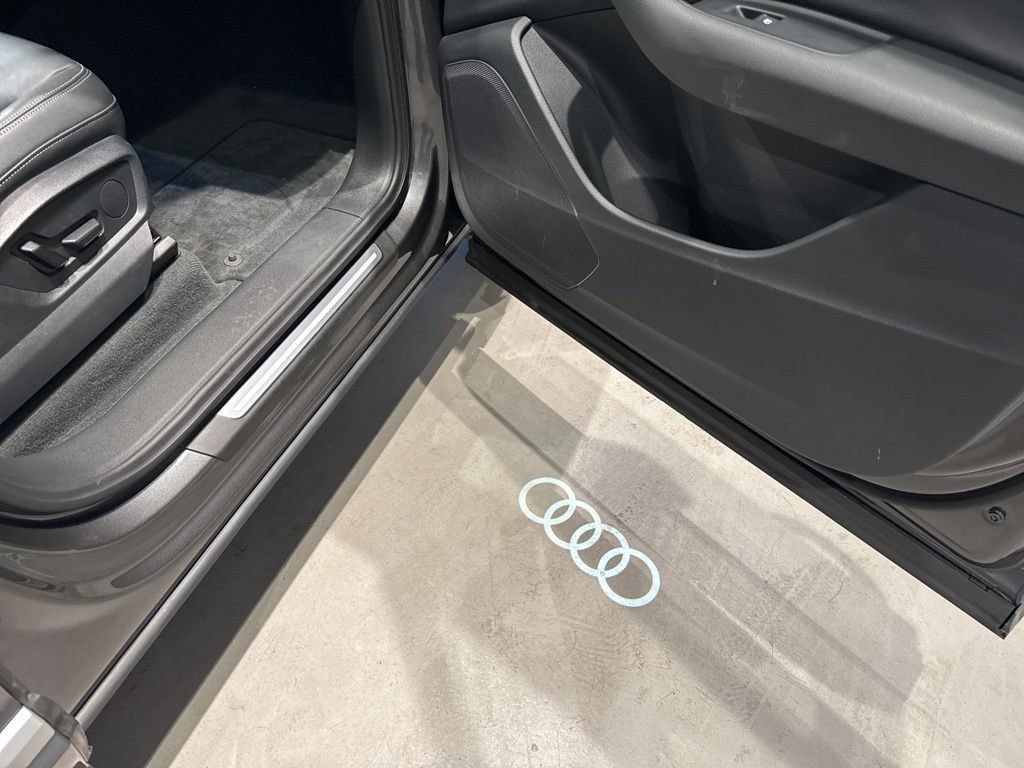 Used 2025 Audi Q7 2.0T Premium w/ Convenience Package AWD/4WD image 49