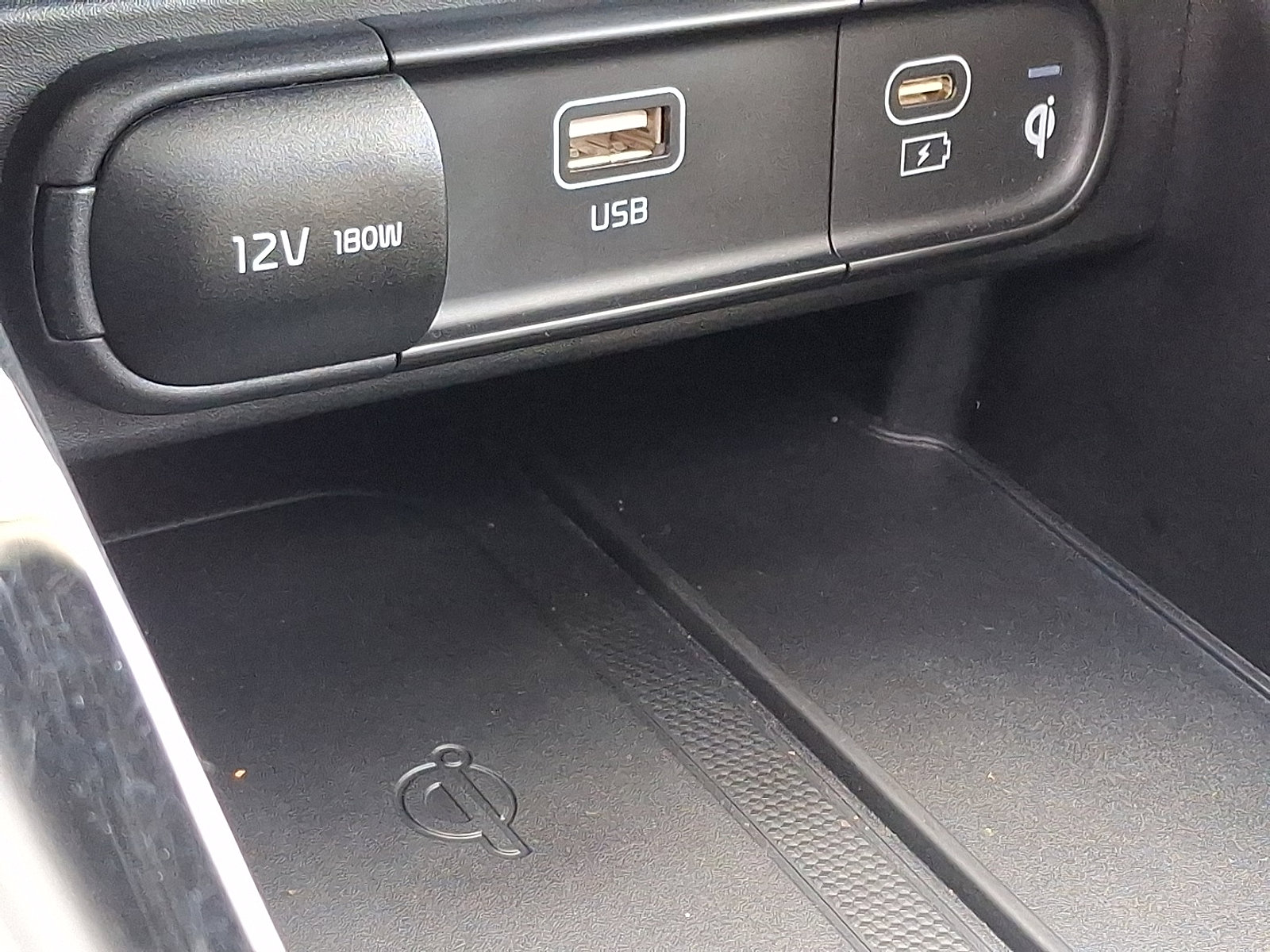 Used 2023 Kia Telluride EX w/ EX Captain's Chair Package image 28