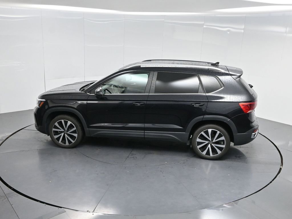 Used 2023 Volkswagen Taos SE w/ Panoramic Sunroof Package image 65