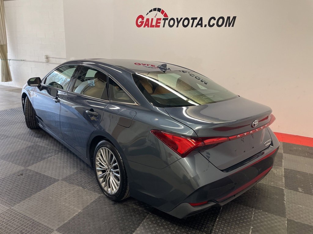 Used 2019 Toyota Avalon Limited image 8