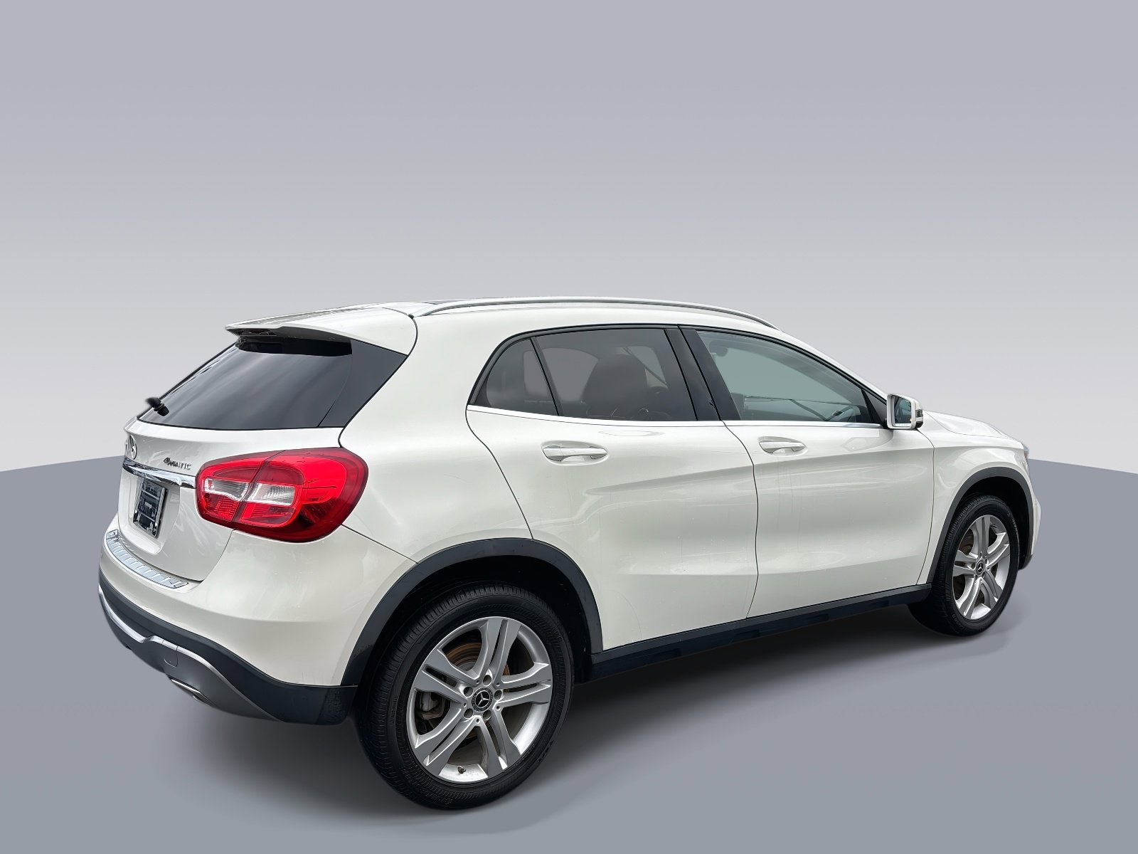 Used 2018 Mercedes-Benz GLA 250 4MATIC image 3