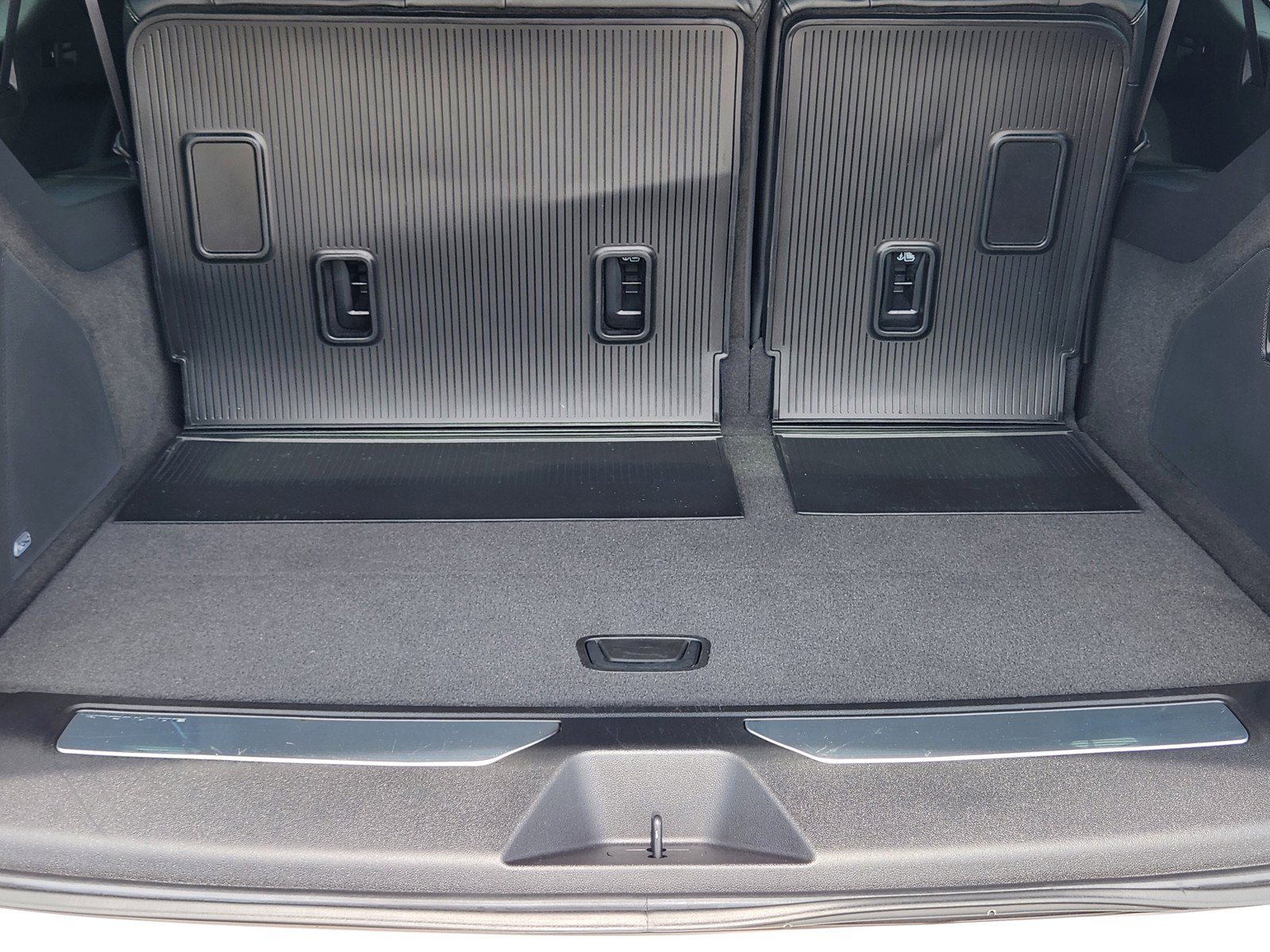 Certified 2024 Cadillac Escalade ESV Luxury RWD image 26