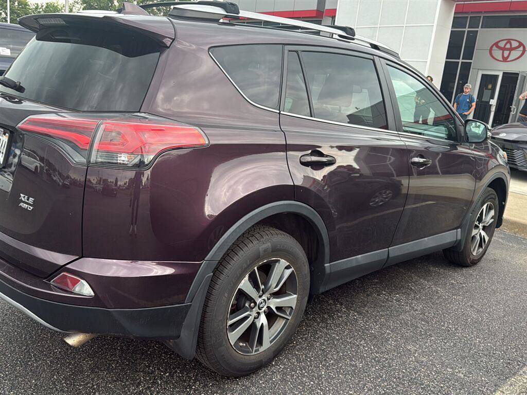Used 2018 Toyota RAV4 XLE w/ Plus Extra Value Package AWD/4WD image 5