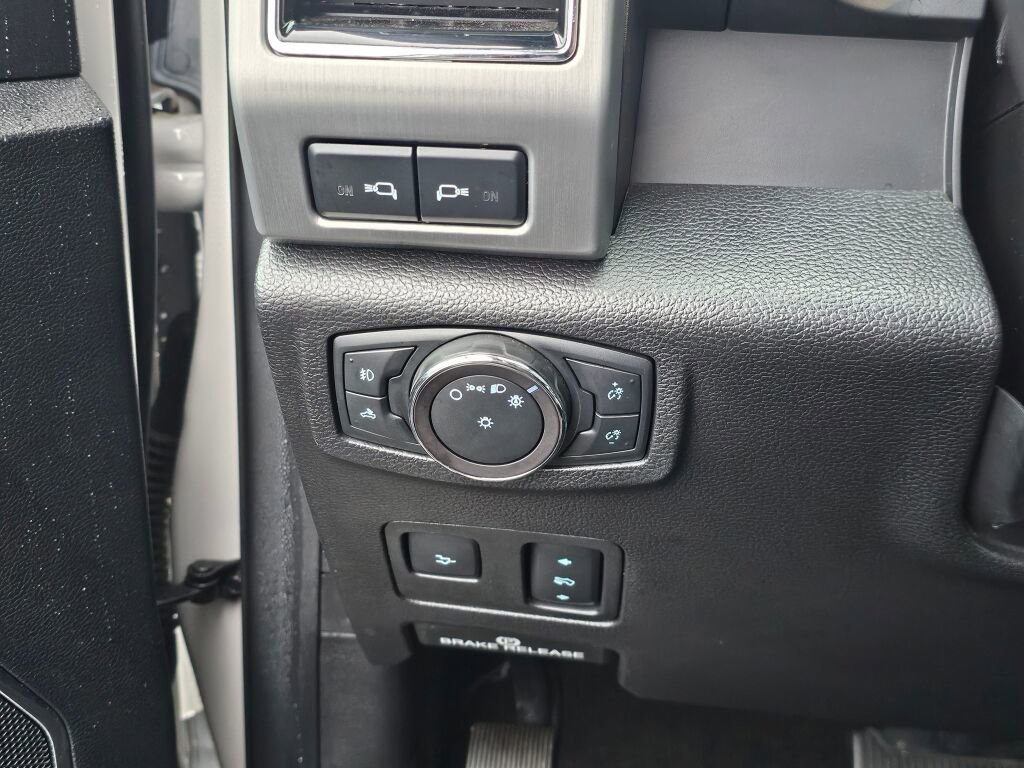 Used 2019 Ford F350 Platinum w/ FX4 Off-Road Package image 20