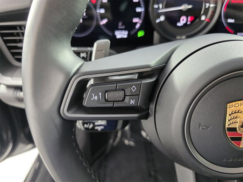 Used 2020 Porsche 911 Carrera image 18