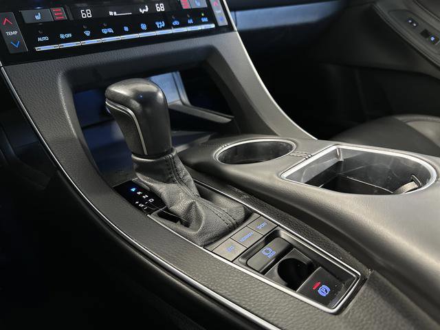 Used 2022 Toyota Avalon XLE image 19