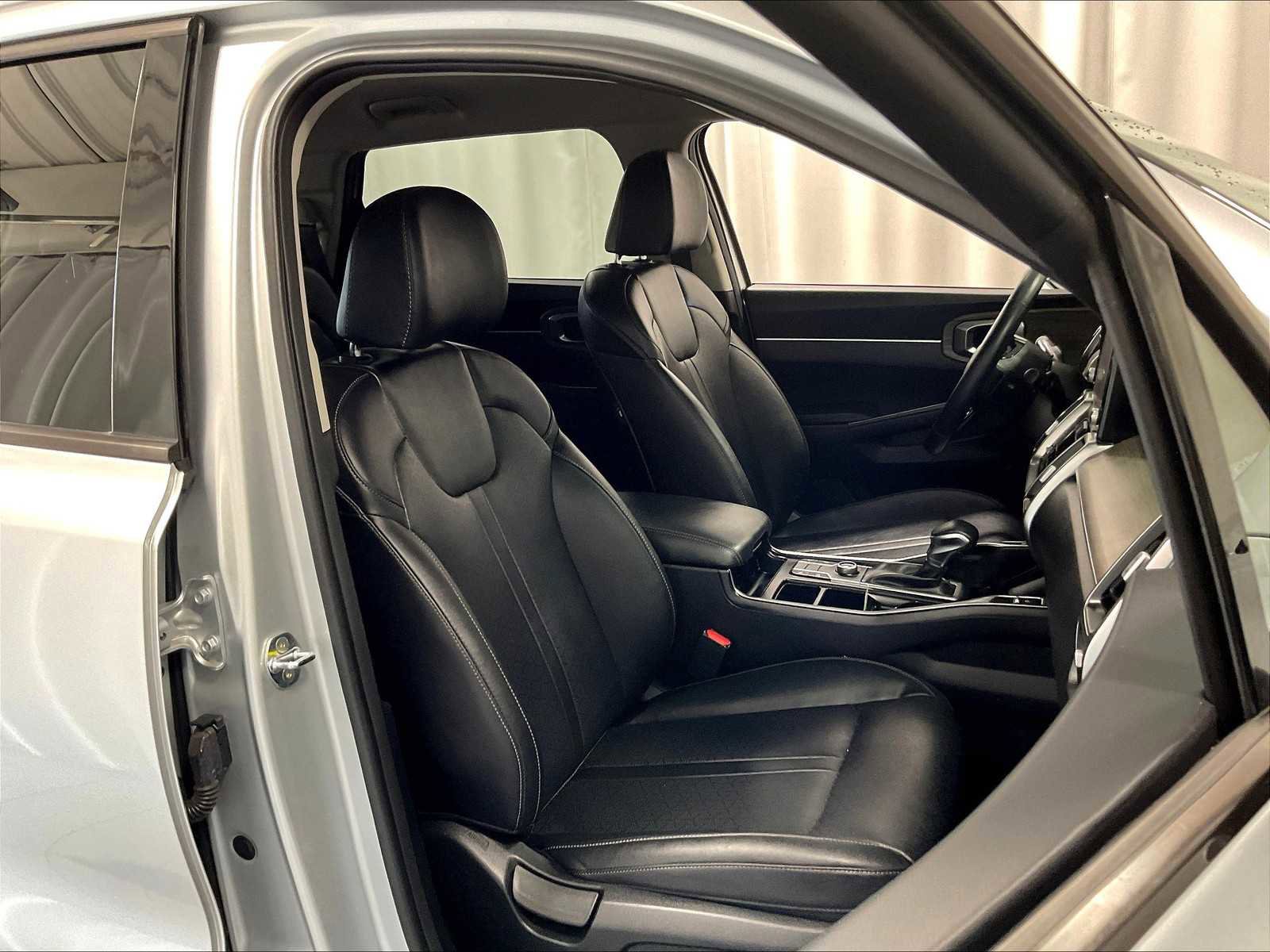 Used 2022 Kia Sorento S image 11